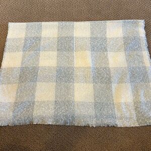 Old Navy Women’s Grey & Ivory Checkered Pashmina Scarf